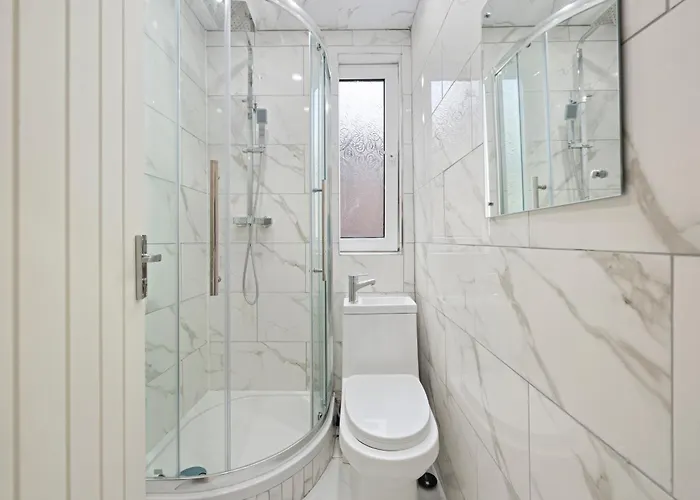 Three Bedroom House By Brookland Serviced Short Lets With Free Wifi