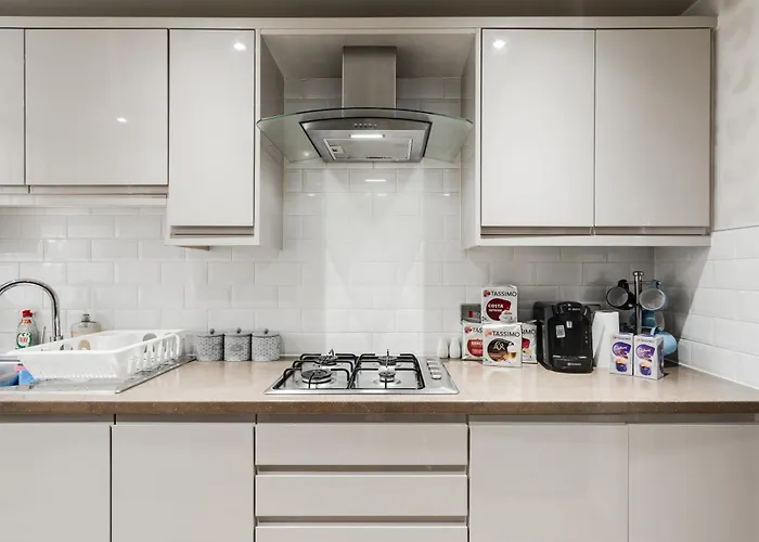 E-oasis- Etihad-coop Live-free Parking-pool Table * Manchester