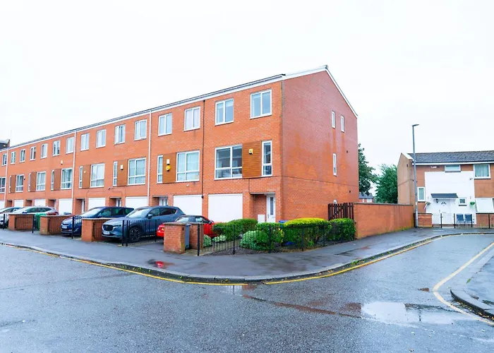 5-bed House M13 Manchester