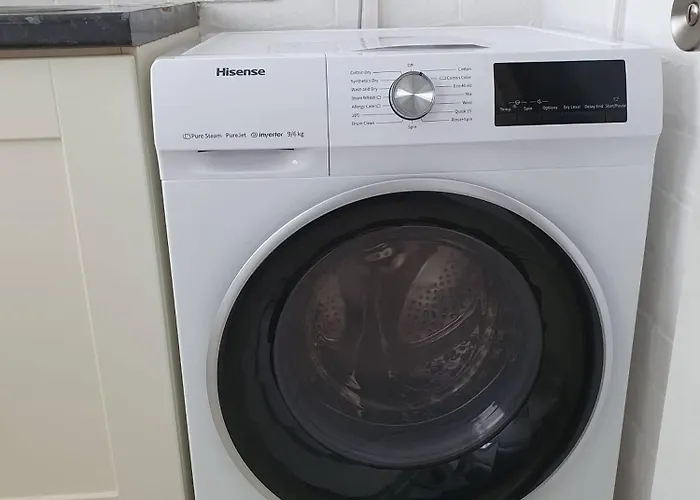 Holiday home Spacious 3br - Nr Clifton Train Station 510min Walk - Garden Free Parking Manchester