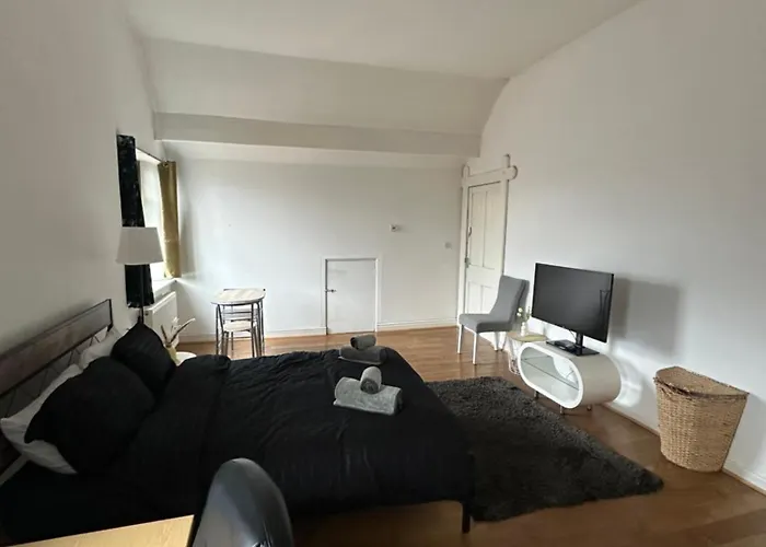 Willa The Church-c *