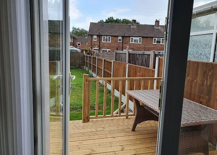 Spacious 3br - Nr Clifton Train Station 510min Walk - Garden Free Parking Holiday home