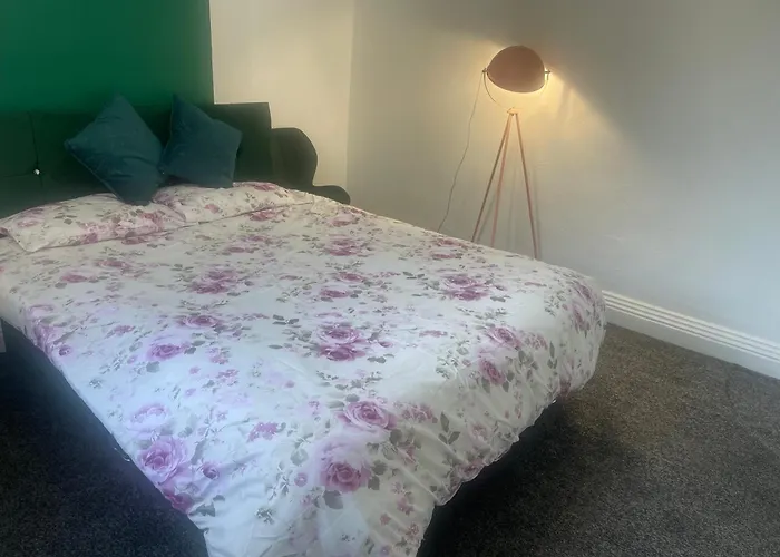 Princess Shahzadi Homestay Manchester