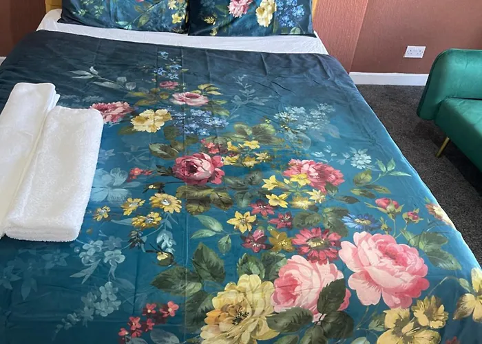 Princess Shahzadi Homestay Manchester