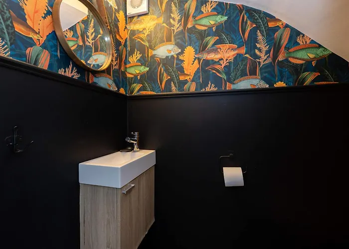 Stunning Family With Hot Tub In Worsley Casa vacanze