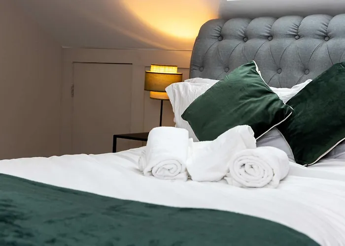 Casa vacanze Stunning Family With Hot Tub In Worsley Manchester