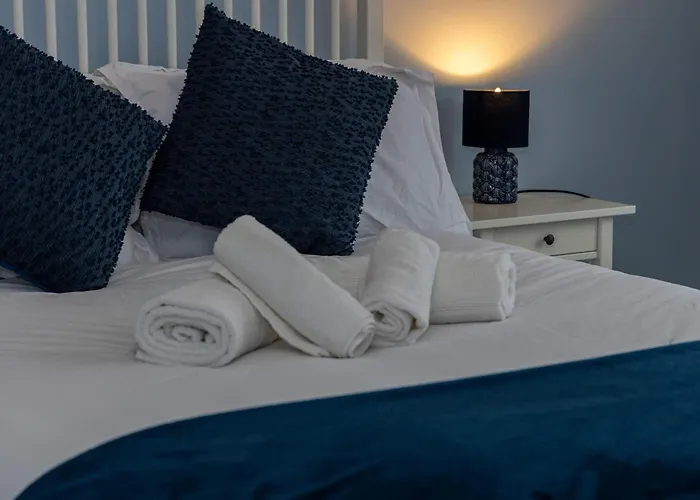 Casa vacanze Stunning Family With Hot Tub In Worsley