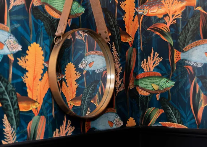 Stunning Family With Hot Tub In Worsley Manchester