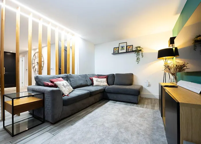 Casa vacanze Stunning Family With Hot Tub In Worsley *