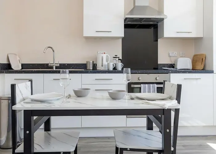Modern 1 Bed W Fast Broadband 아파트 *