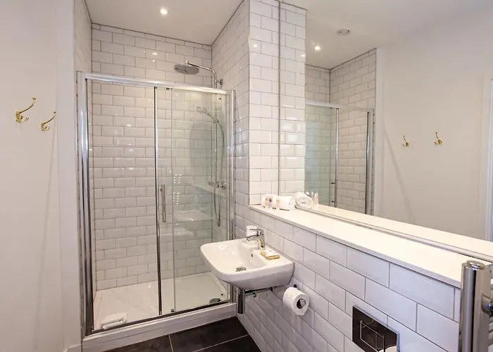 Characterful 2 Bed Near Victoria Station 公寓 *