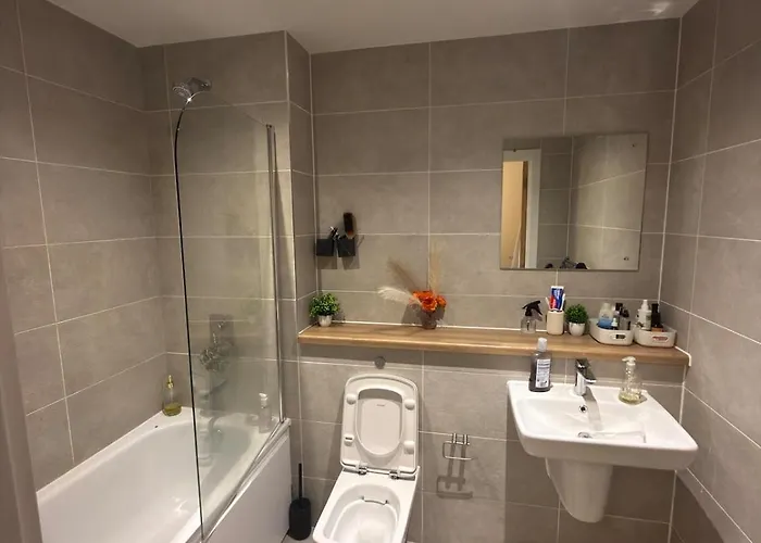 Stylish 1 Bed Apartment, 15 Mins To Old Trafford * Манчестер