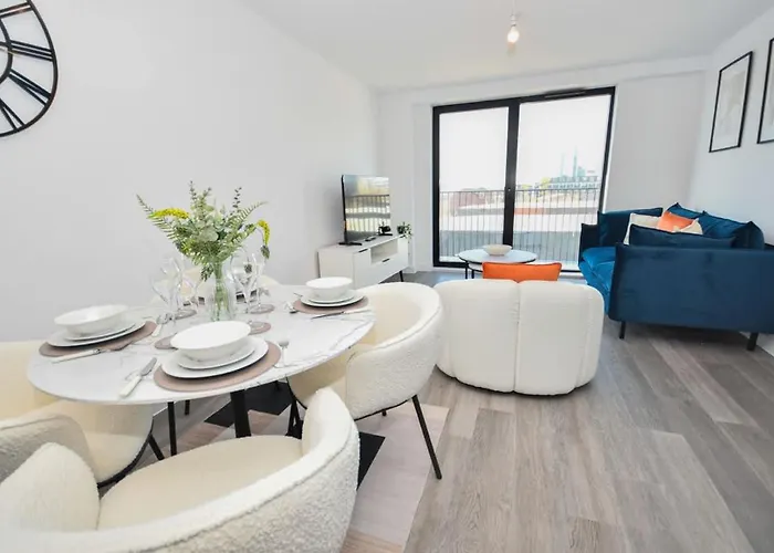 Modern 2 Bedroom In W Balcony 公寓 *