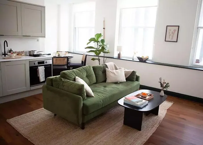 Apartment Retreat Prime Location