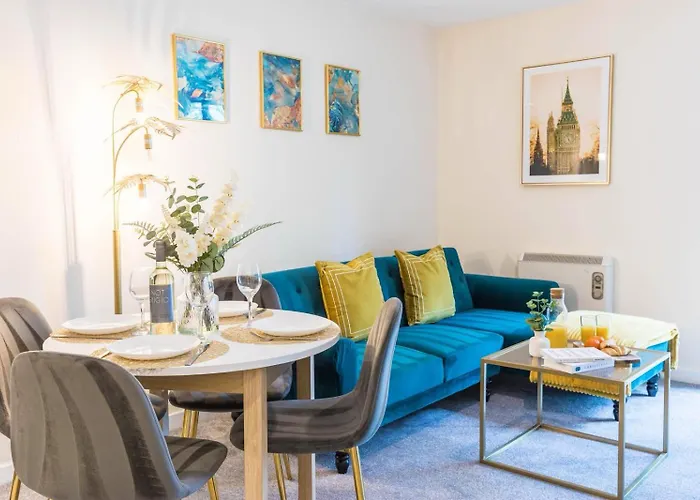 Modern Near Mediacity, Airport And Old Trafford With Secure Parking