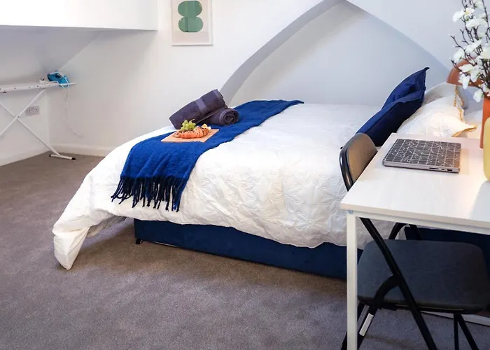 Near Uni And Hospital - Long - Fast Wi-fi - 15 Mins To *