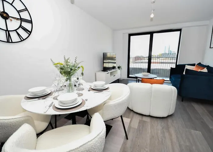 Modern 2 Bedroom In W Balcony 公寓