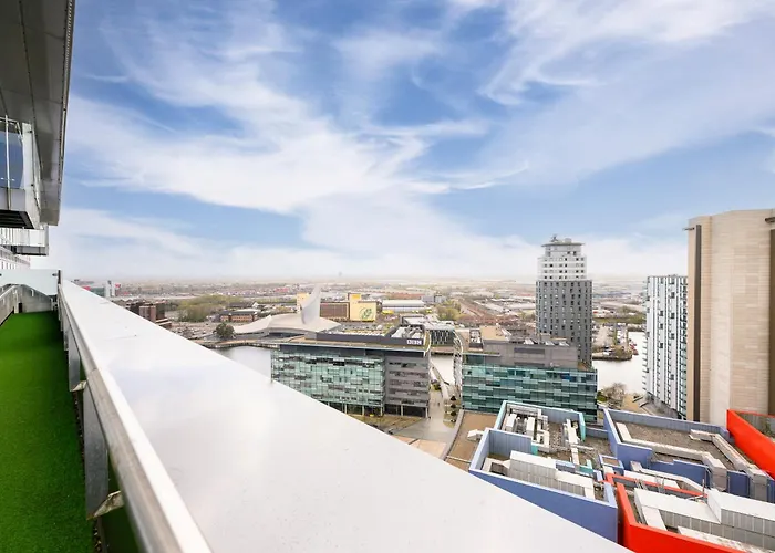 Penthouse Skyline - 2br, Massive Terrace Retreat Manchester