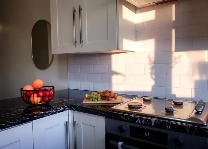 Appartamento Near Uni And Hospital - Long - Fast Wi-fi - 15 Mins To *