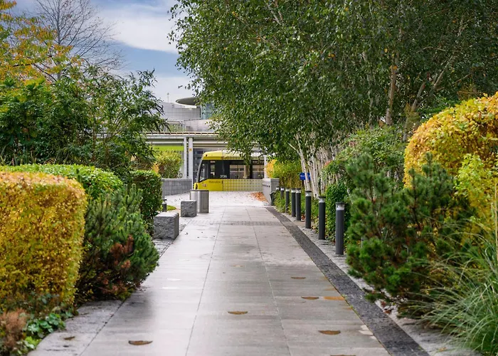 Penthouse Skyline - 2br, Massive Terrace Retreat Apartament