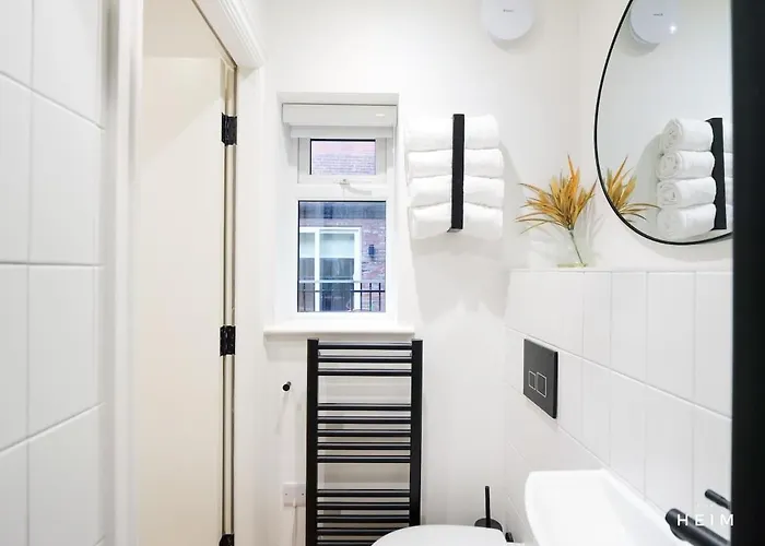 Riff At The Heim مانشستر