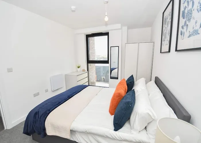 Modern 2 Bedroom In W Balcony