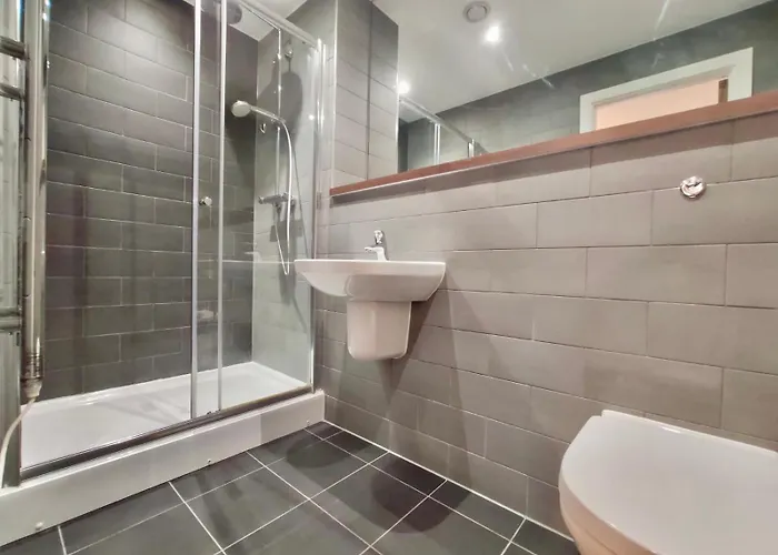 Modern Near Oxford Road, Centre Apartment