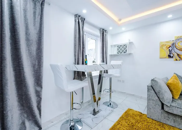 Luxury 3 Bedroom House Close To Center Mánchester