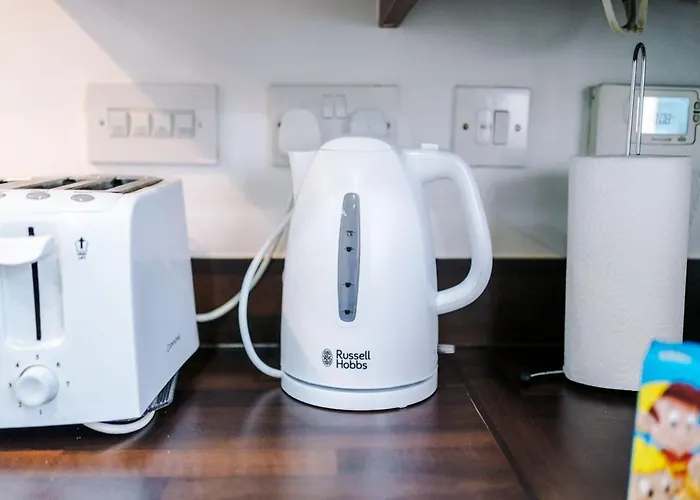 Luxury 3 Bedroom House Close To Center