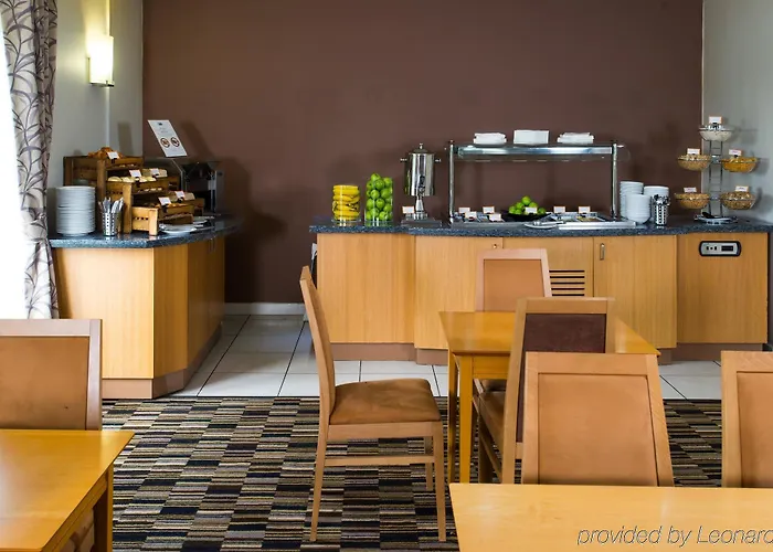 Express East By Ihg 호텔 맨체스터