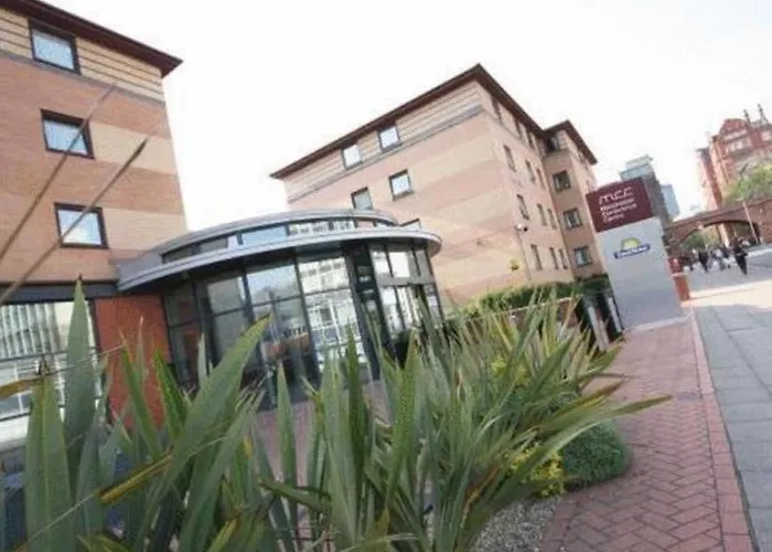 Weston Hall - Halls Of 2*