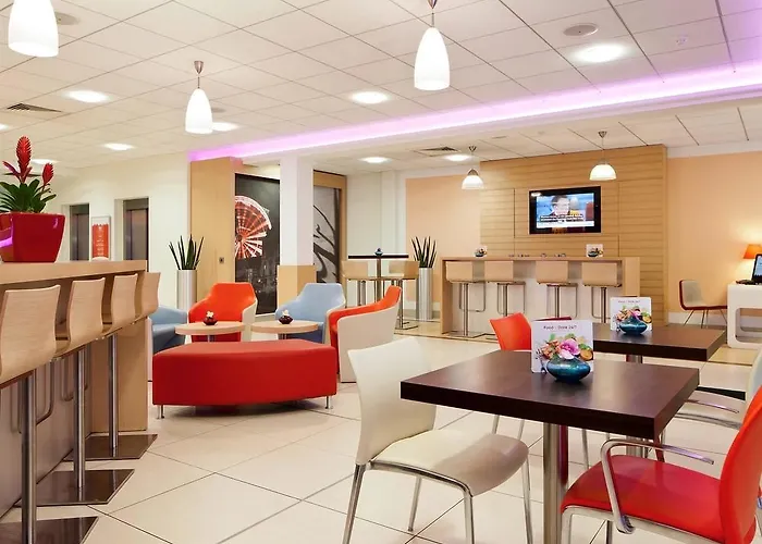Ibis Centre 96 Portland Street 3*