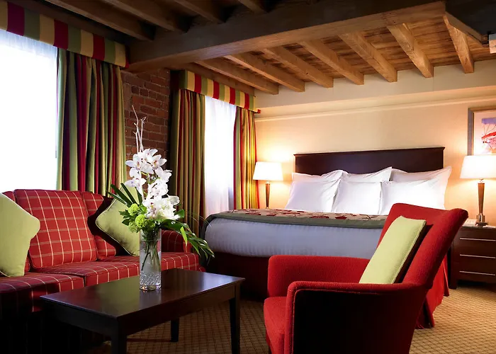 Marriott Victoria & 4*