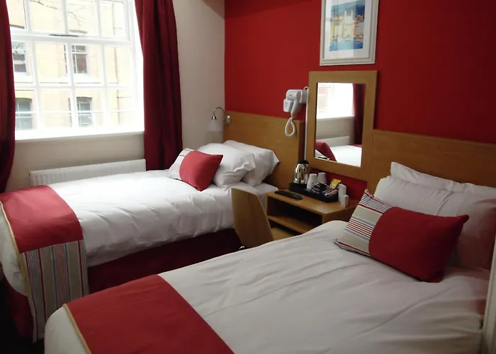 Ville Hotel מלון 3*