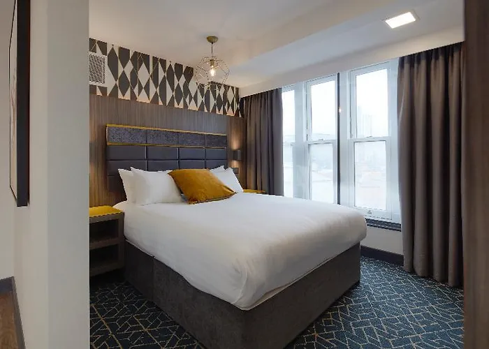 Roomzzz Victoria 4* مانشستر