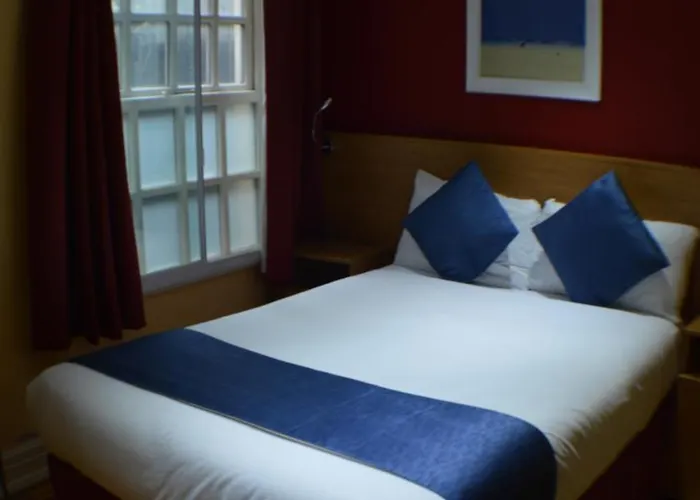 Ville Hotel מלון 3*