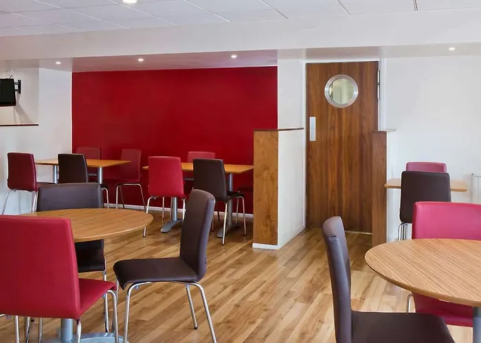 Travelodge Sportcity Hotell 3*