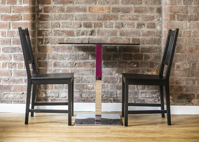 High Street Town House 4*