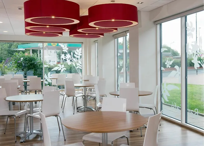 Travelodge Salford Quays 호텔