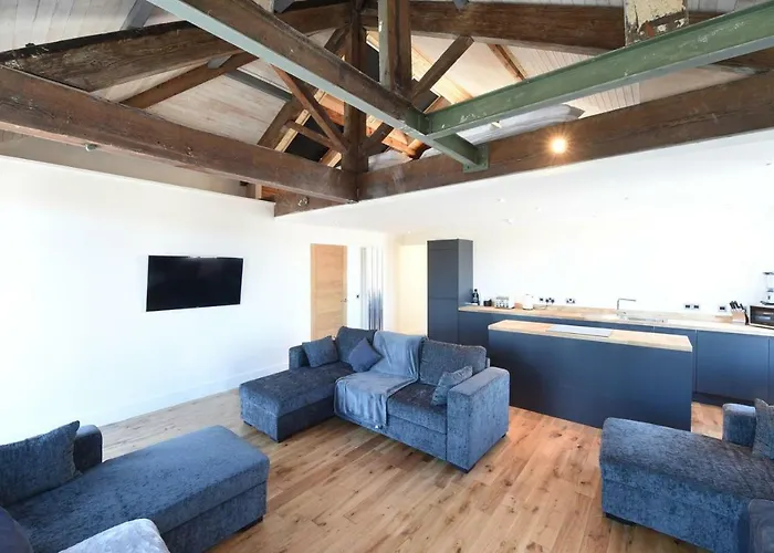 Stunning Penthouse Slps 20