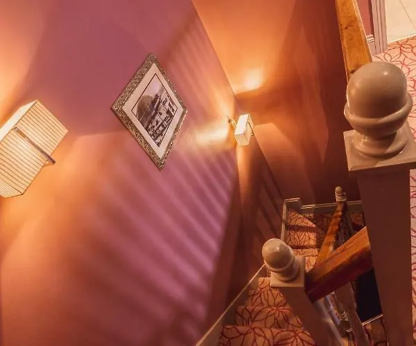 The Gardens מלון