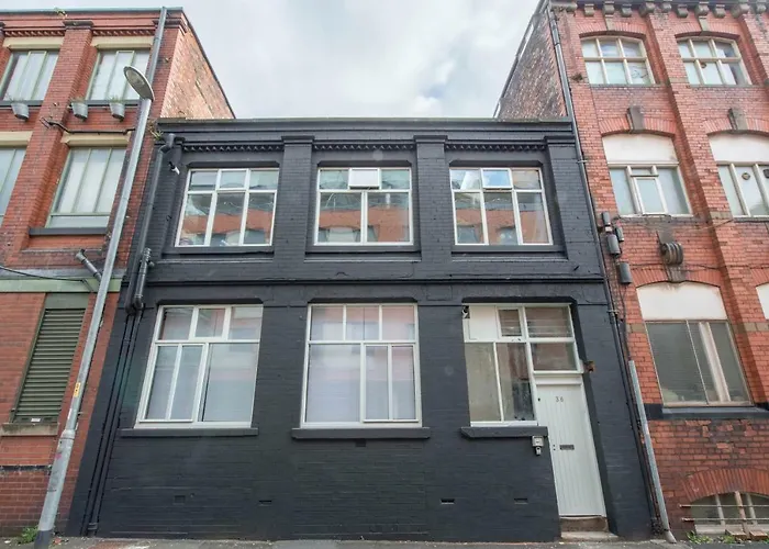 Penthouse Warehouse Slps 18 *
