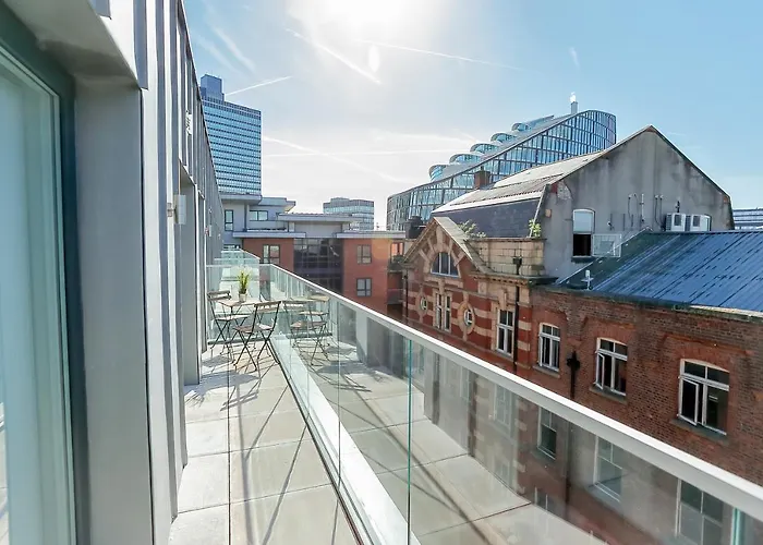 Апартаменты Hilltop Serviced Apartments- Northern Quarter *