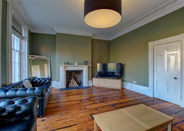 Casa vacanze Manchesters Ultimate House - Hot Tub - Sleeps 22!