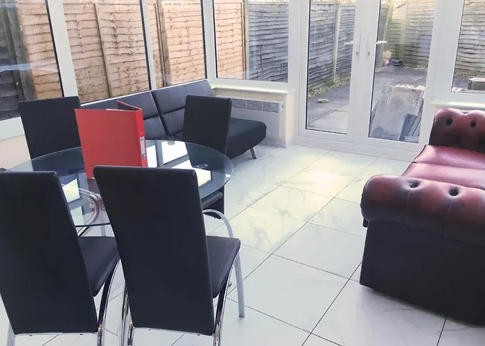 My-places Abbotsfield Court Townhouse 4 4*