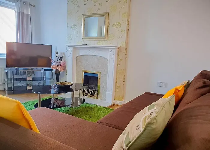 Airport Lounge - 3 Bed - 6 Persons